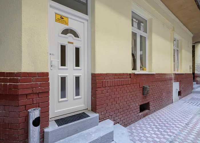 Klauzal Bella Apartamento *